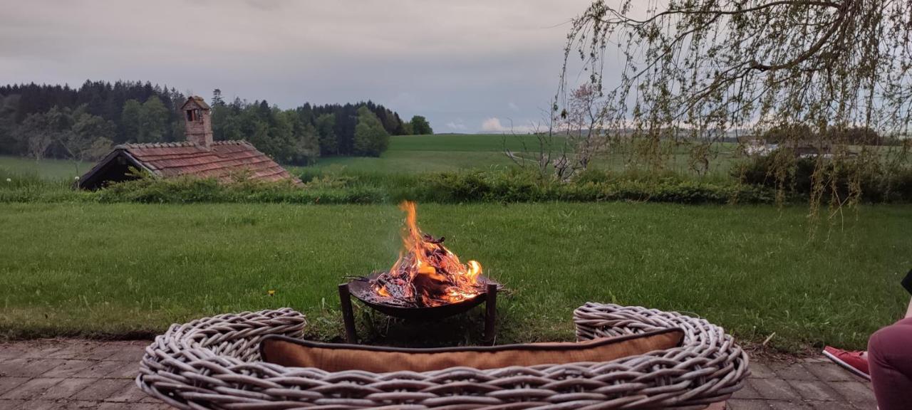 Bed and Breakfast Les Abeilles Romont Экстерьер фото